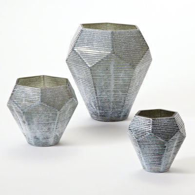 Linea Vase Size: Medium image