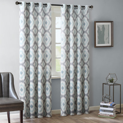 Draperies can be the finest accessories to decorate a place beautiful and stylish searching curtains can even convert a plain room right into a magnificent Draperies can be the finest accessories to decorate a place beautiful and stylish searching curtains can even convert a plain room right into a magnificent