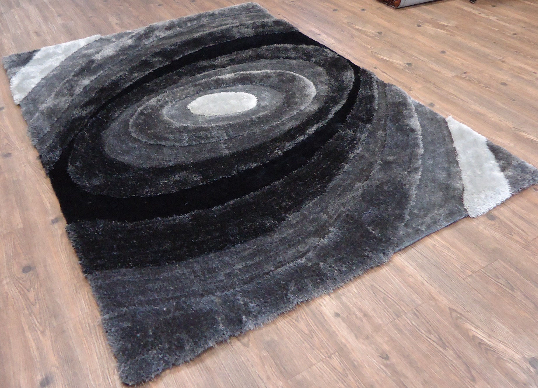 Qualls Hand-Tufted Gray/Black Area Rug