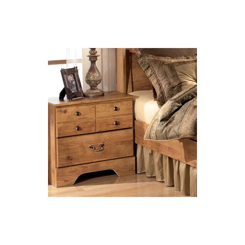 Signature Design by Ashley Atlee 3 Drawer Nightstand GNT2672